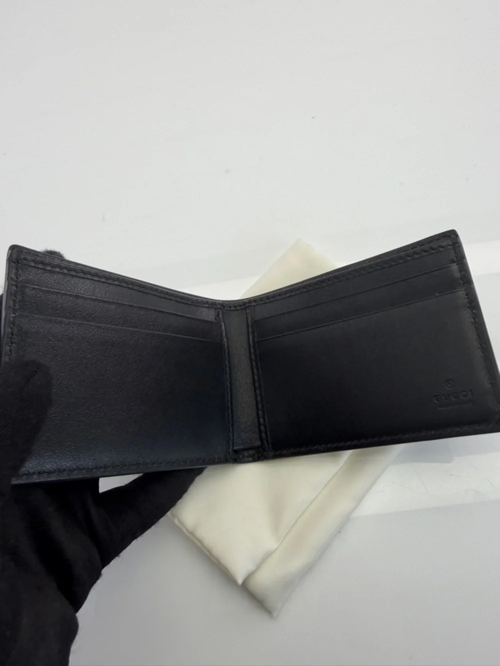 Gucci Plutone Calfskin Logo Bi-Fold Wallet Black